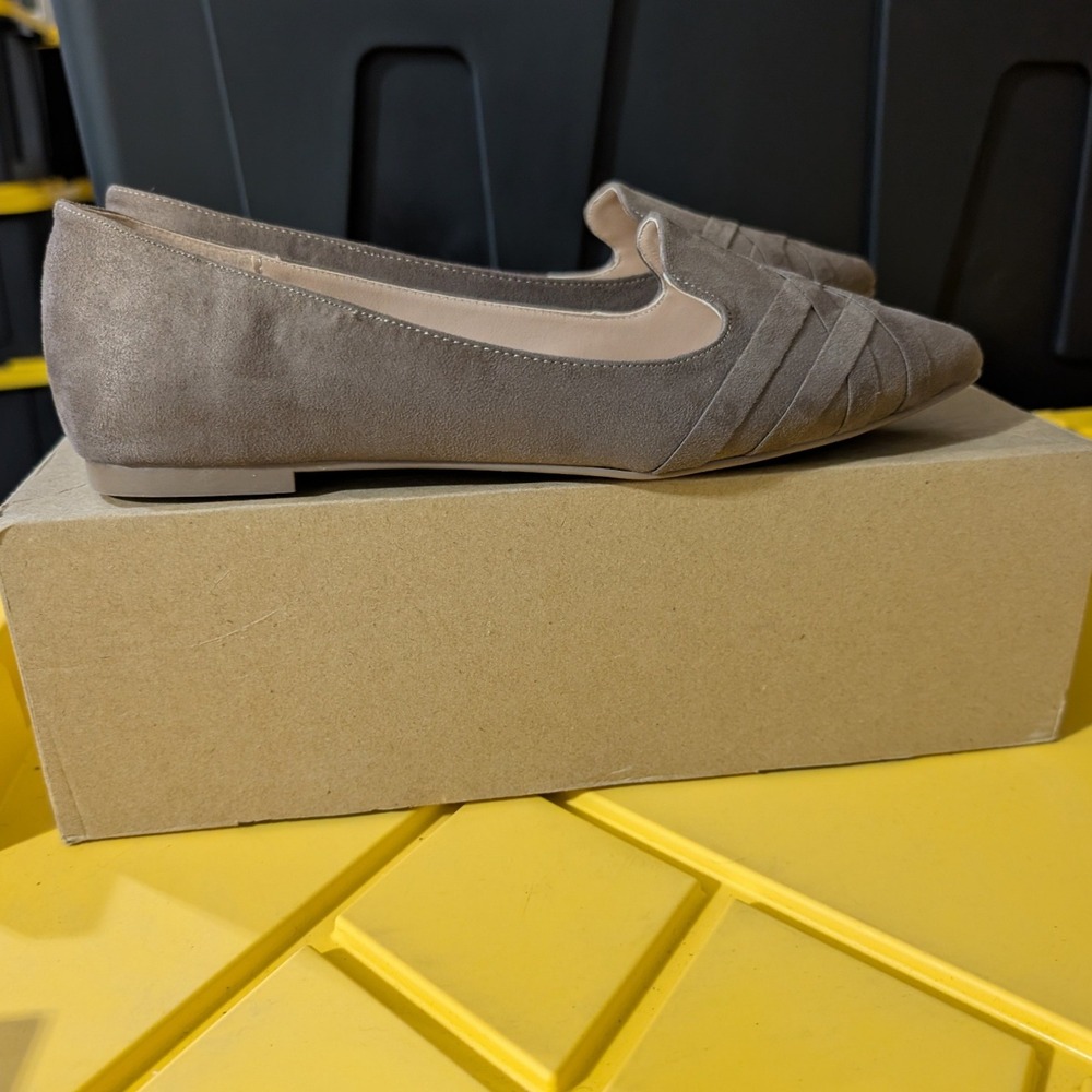 Journee Collection Mindee Taupe Faux Suede Pointed Toe Crisscross Flats 8.5